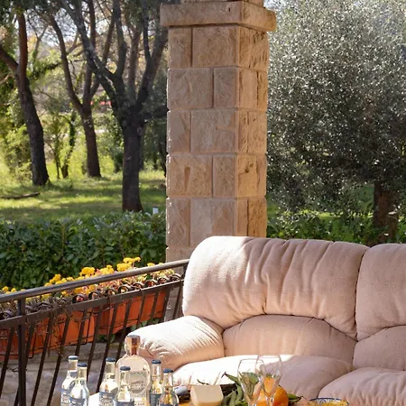 Casa Di Giano With Outdoor Jacuzzi Tuoro sul Trasimeno